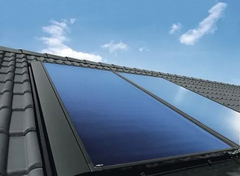 Solarni kolektori na krovu objekta